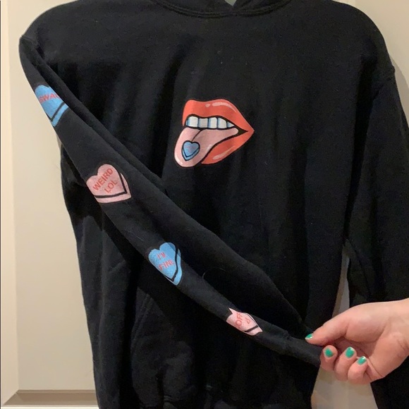 emma chamberlain black hoodie
